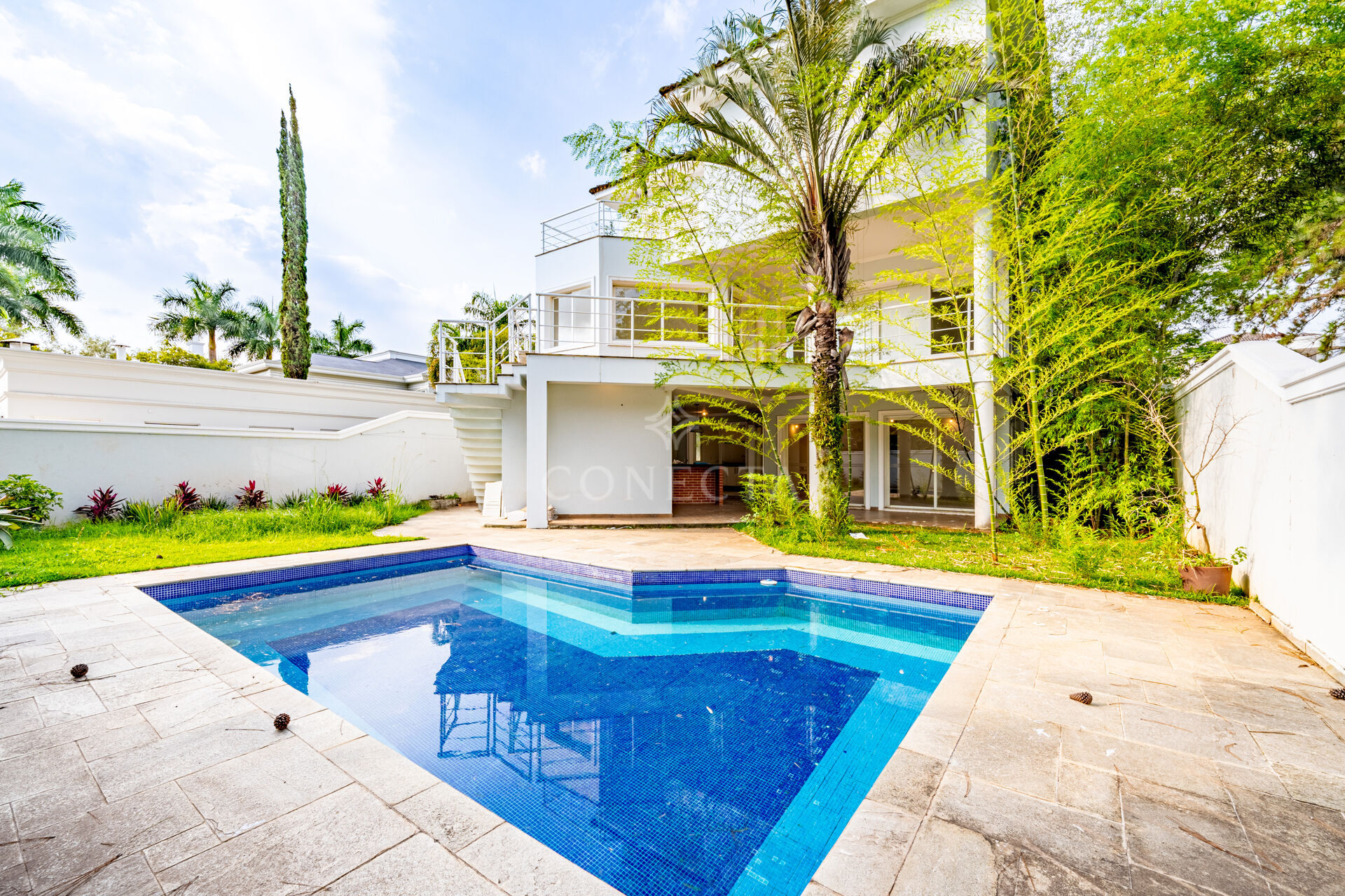 Casa à venda com 5 quartos, 598m² - Foto 2
