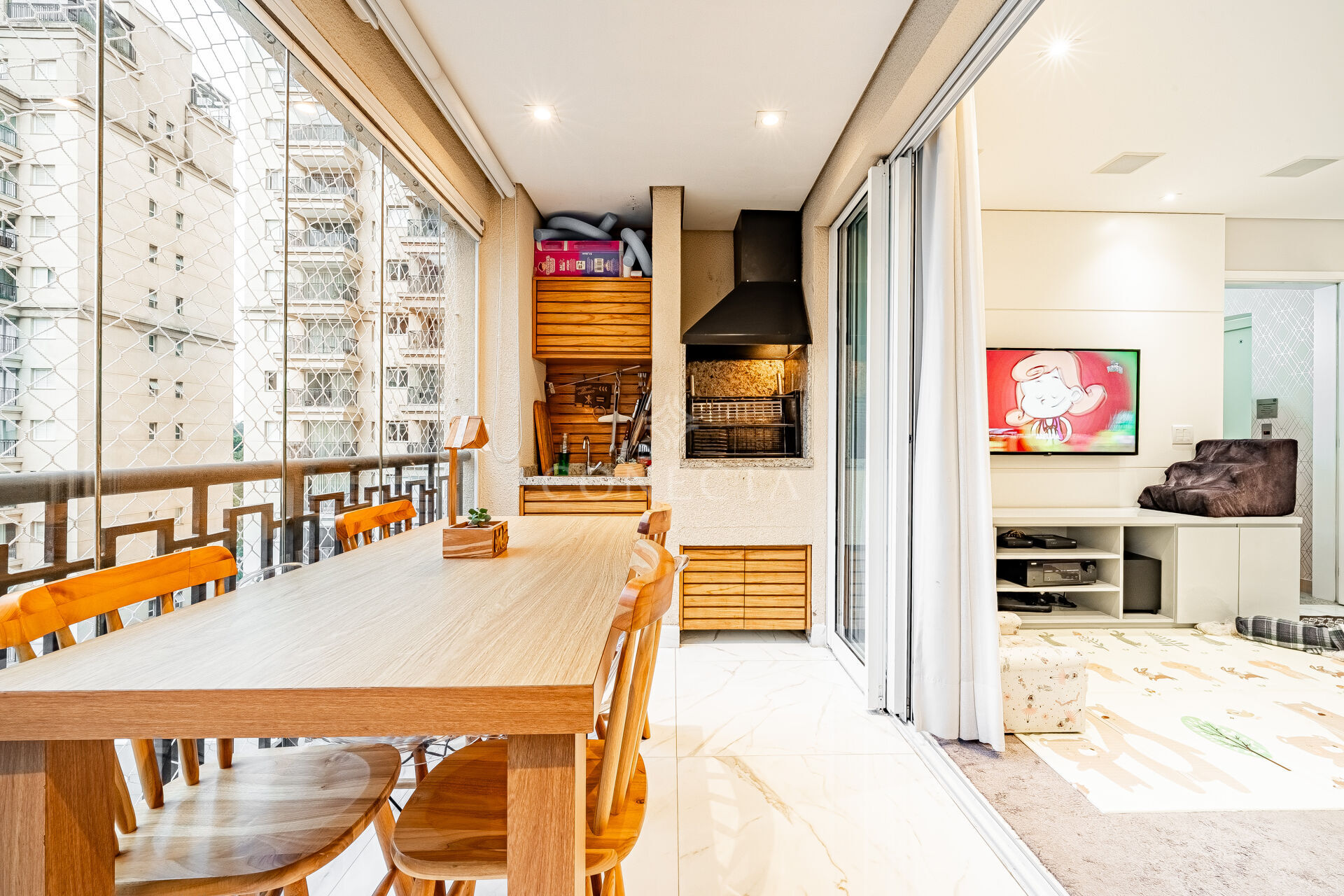 Apartamento à venda com 3 quartos, 107m² - Foto 3