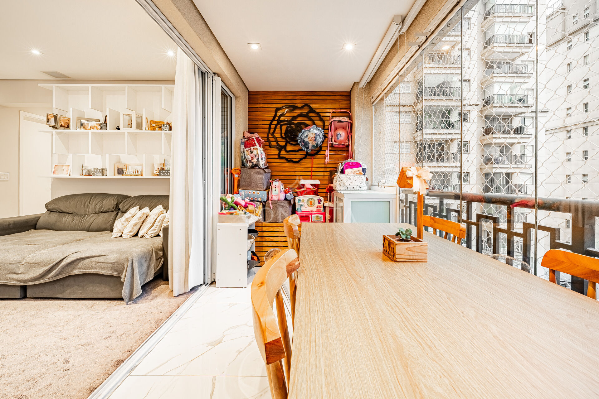 Apartamento à venda com 3 quartos, 107m² - Foto 4