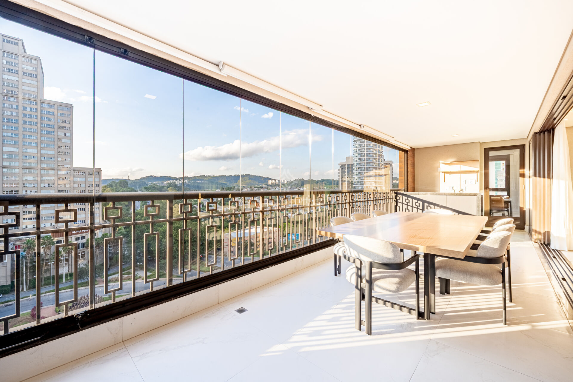 Apartamento, 3 quartos, 228 m² - Foto 2