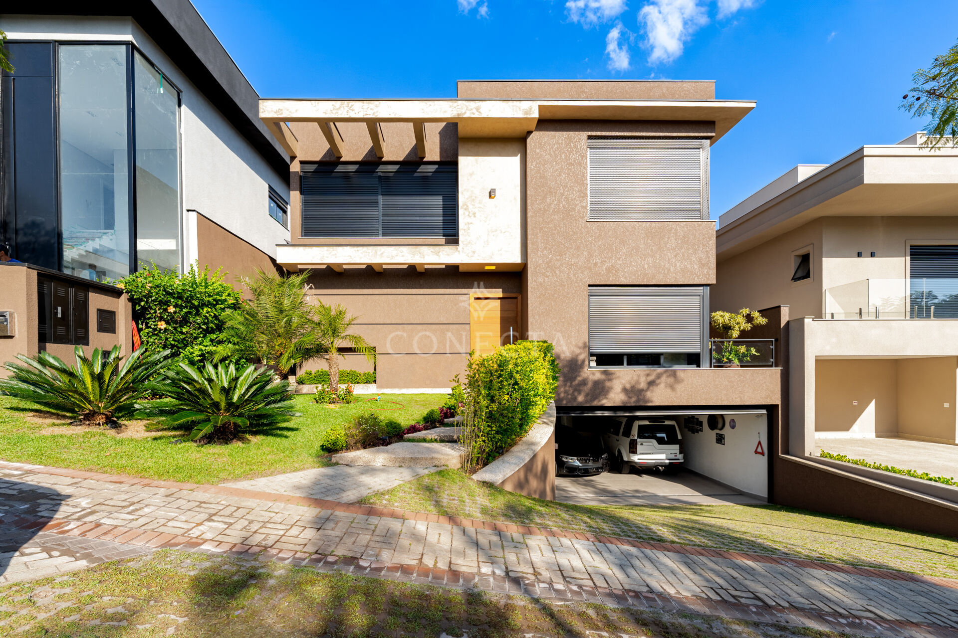 Casa à venda com 4 quartos, 420m² - Foto 1