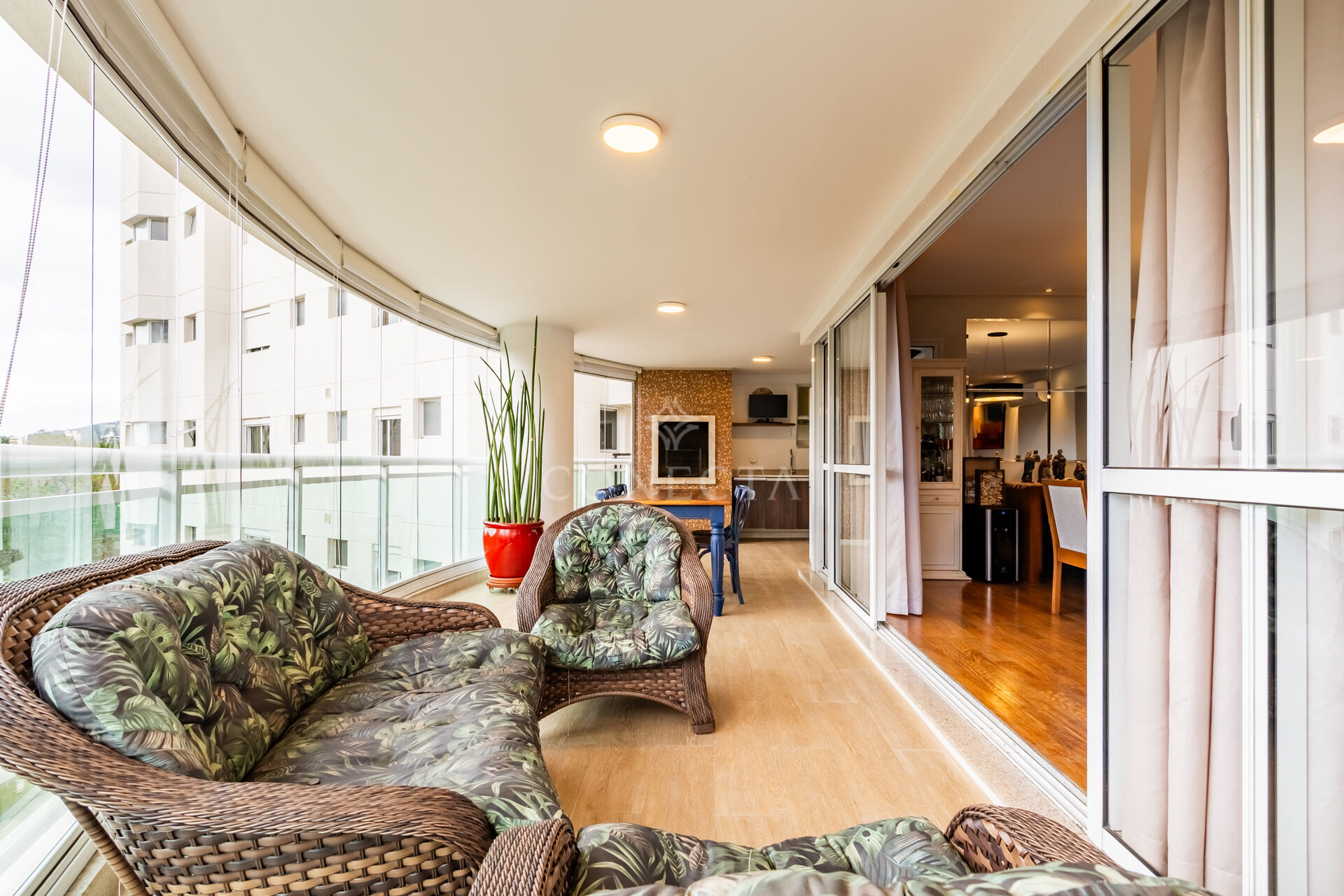 Apartamento, 4 quartos, 261 m² - Foto 1