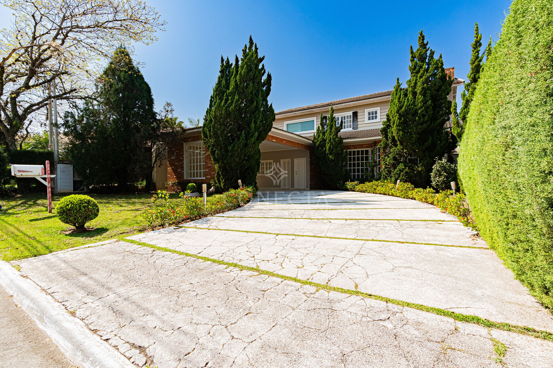 Casa à venda com 4 quartos, 400m² - Foto 2