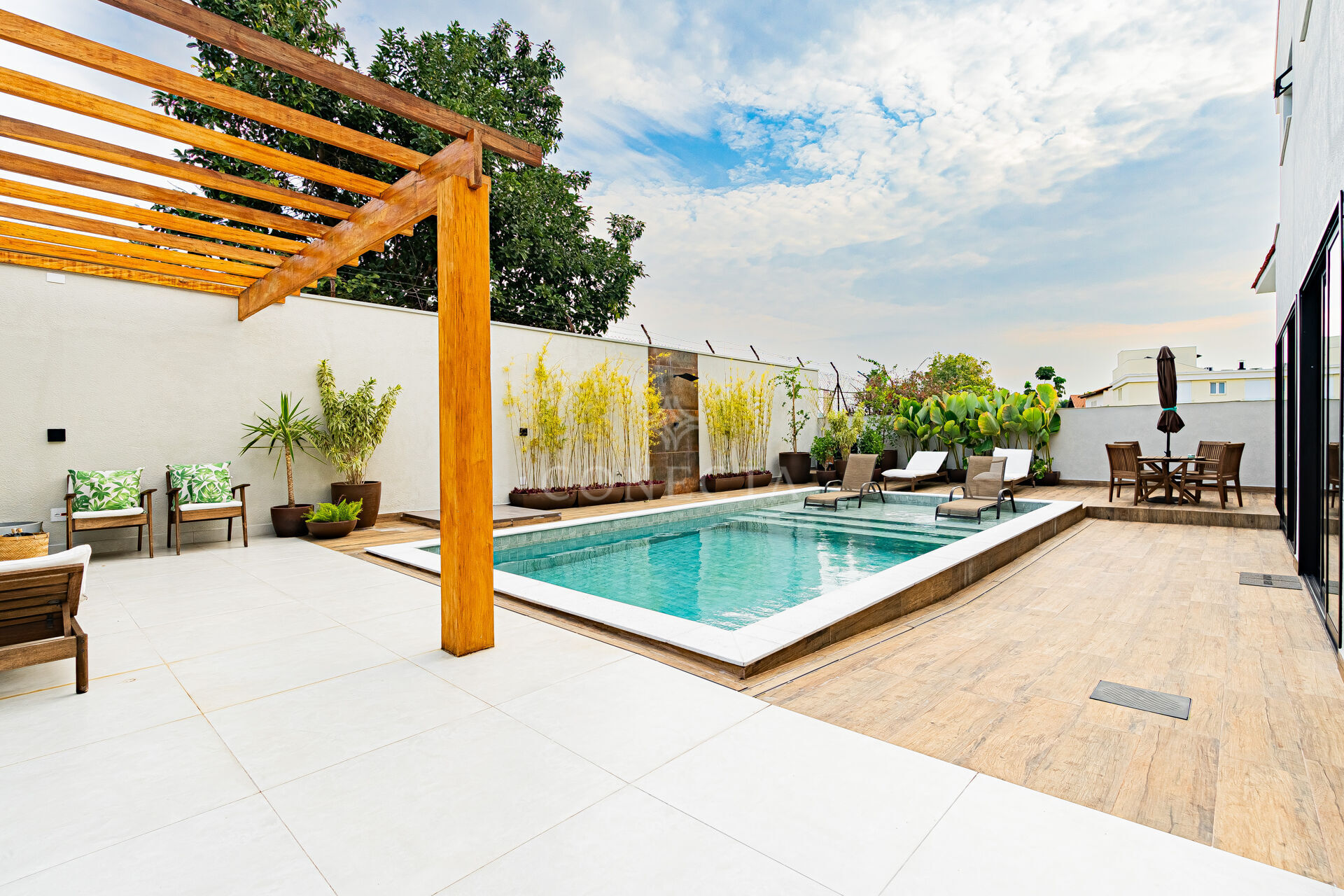 Casa para alugar com 4 quartos, 564m² - Foto 7