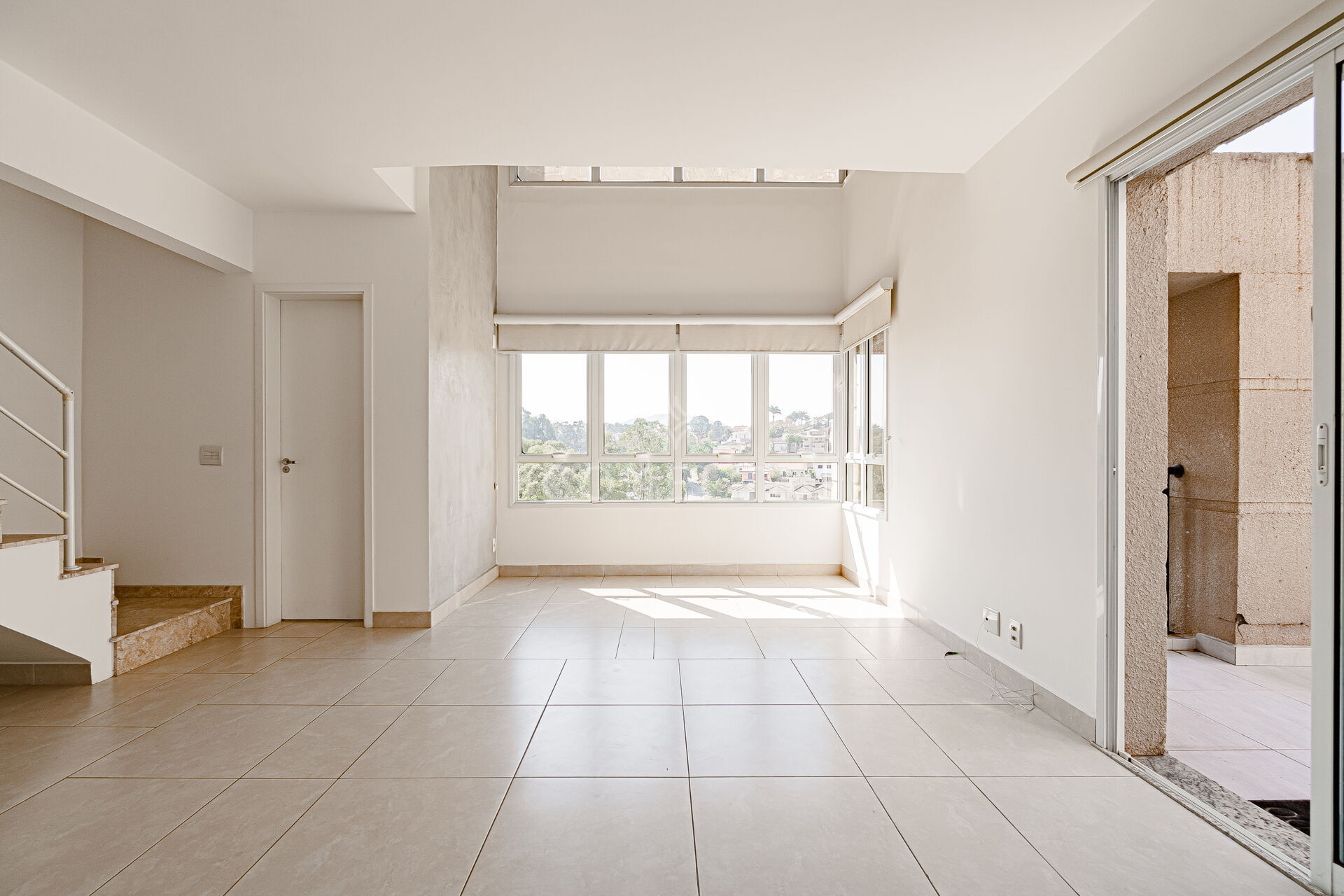 Apartamento à venda com 2 quartos, 107m² - Foto 3