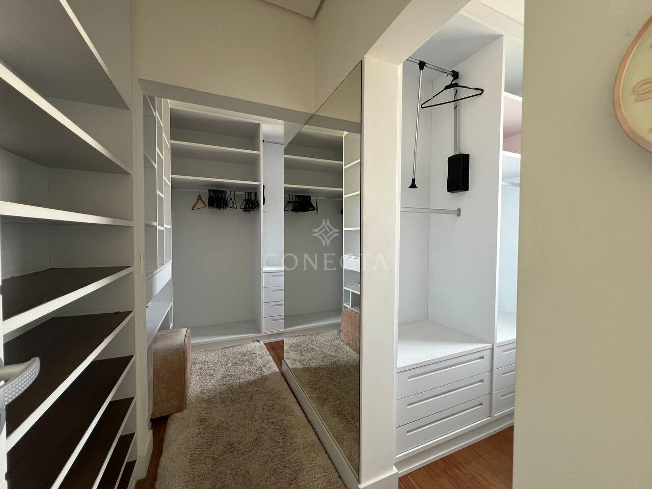 Casa para alugar com 4 quartos, 950m² - Foto 38