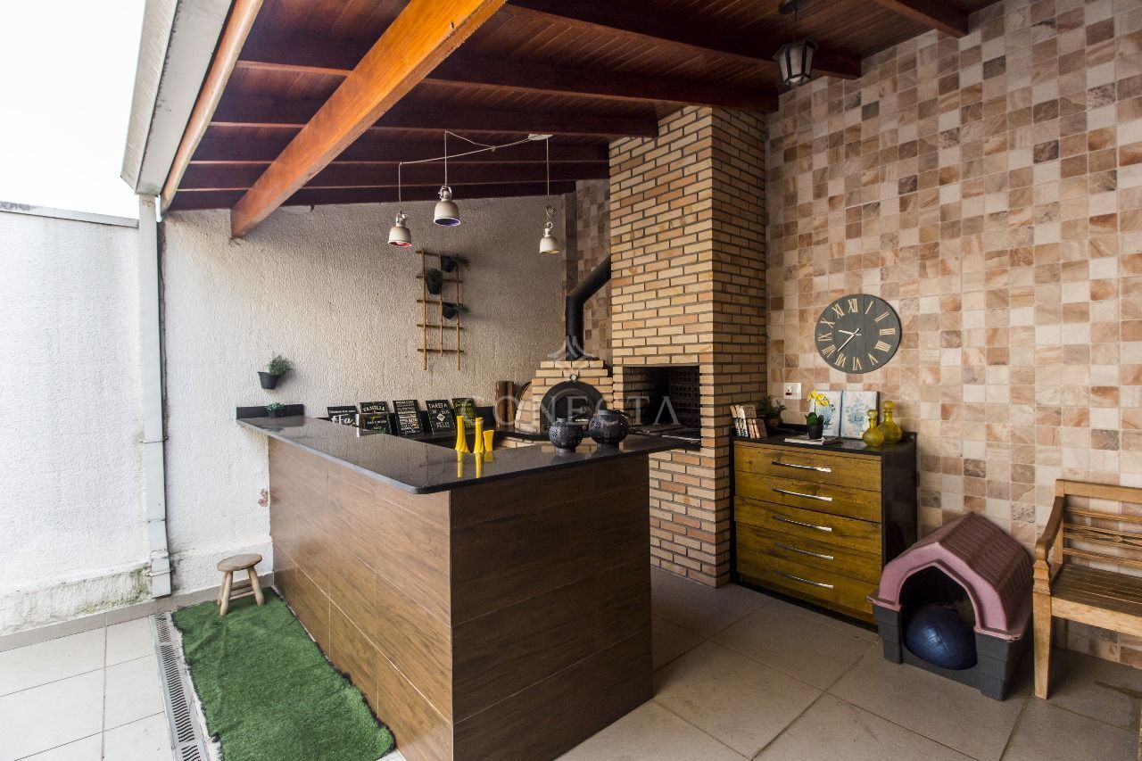 Casa à venda com 4 quartos, 170m² - Foto 2