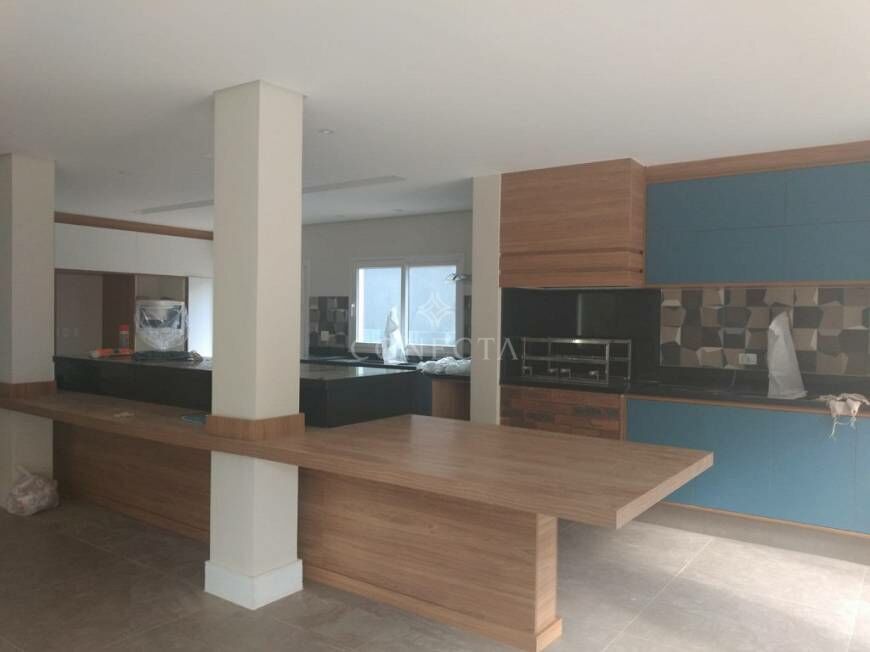 Casa à venda com 4 quartos, 553m² - Foto 2