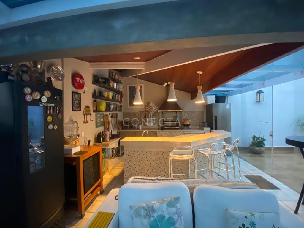 Casa à venda com 4 quartos, 360m² - Foto 4