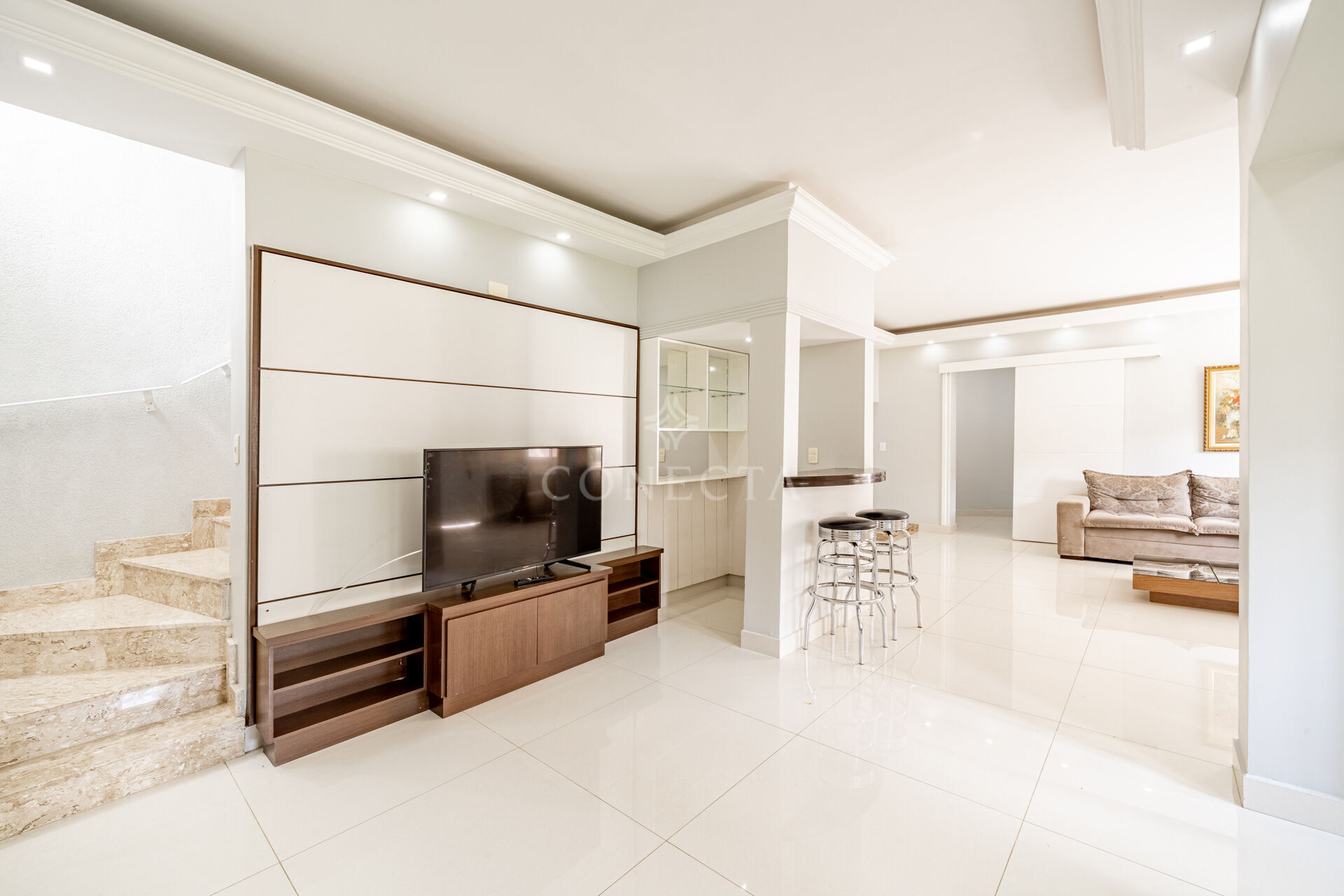 Casa para alugar com 4 quartos, 400m² - Foto 7