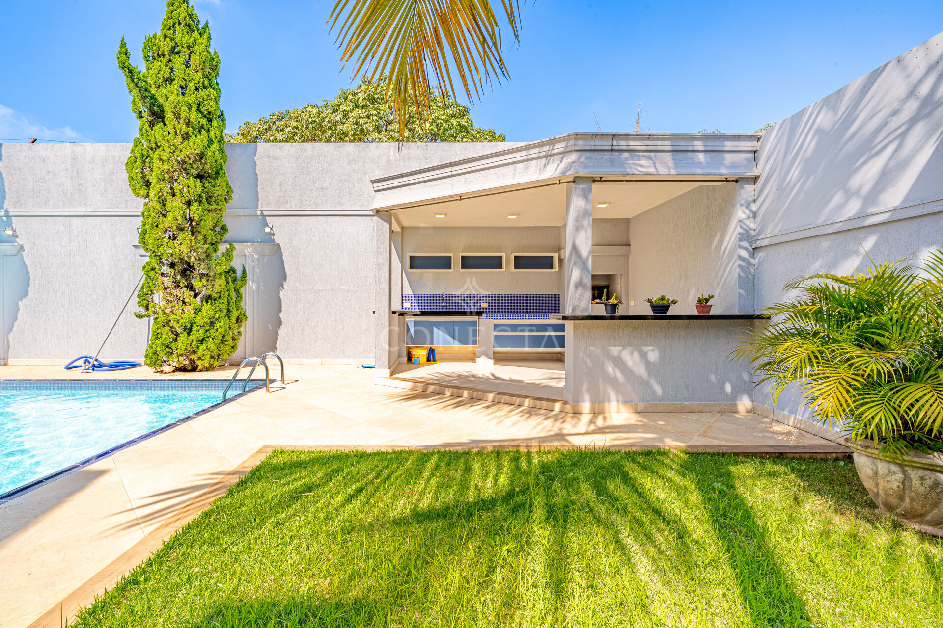 Casa para alugar com 4 quartos, 400m² - Foto 18