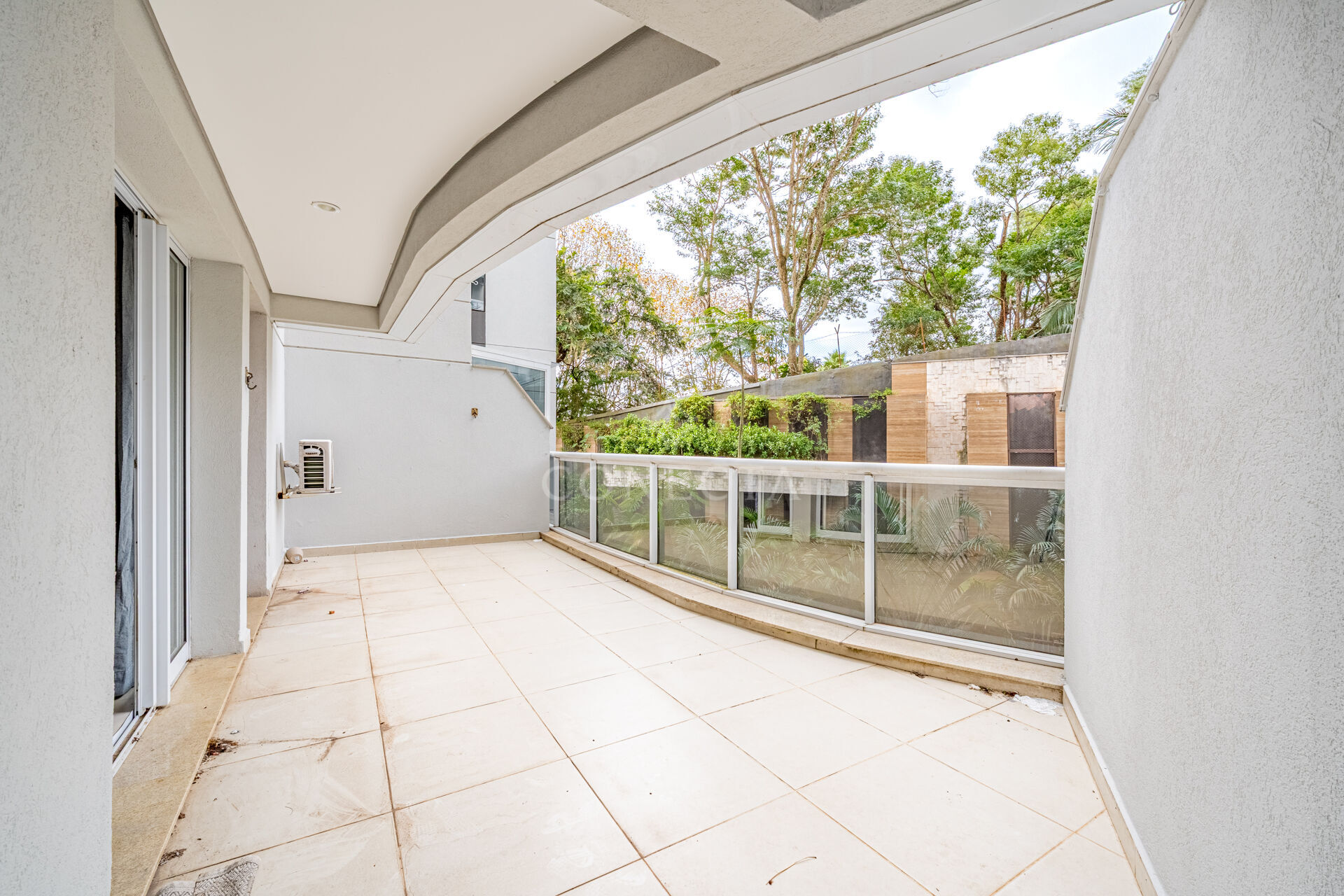 Apartamento à venda com 1 quarto, 66m² - Foto 2