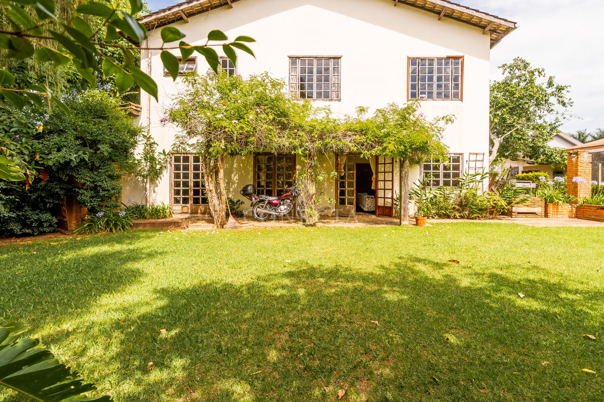 Casa, 4 quartos, 327 m² - Foto 2