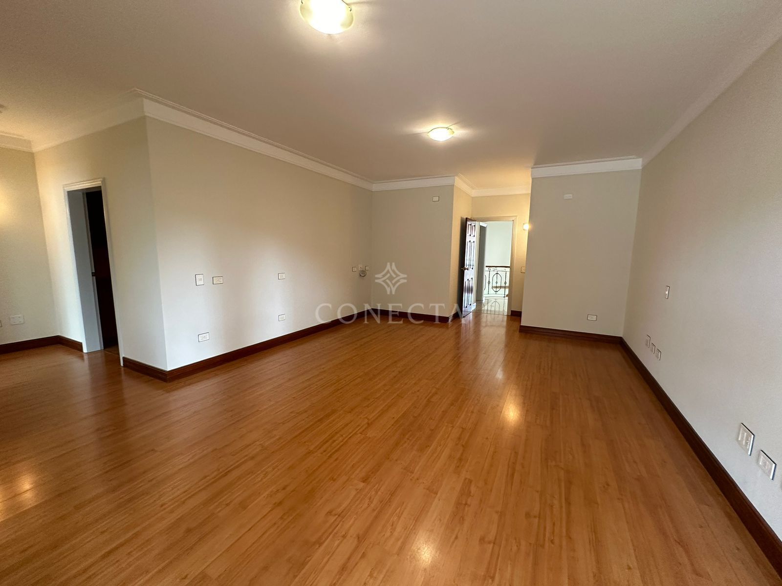 Casa para alugar com 4 quartos, 660m² - Foto 12