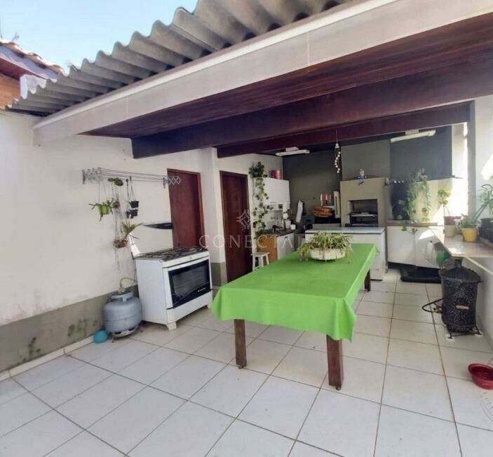 Casa à venda com 4 quartos, 420m² - Foto 2