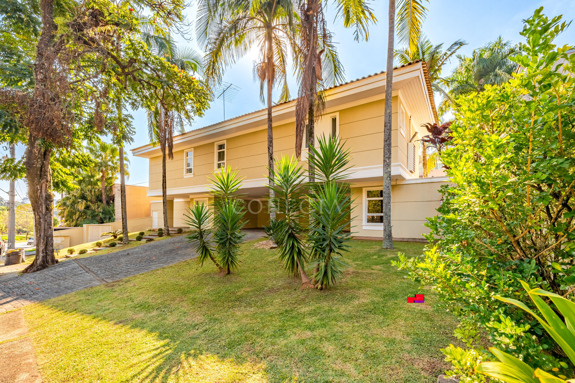 Casa à venda com 4 quartos, 400m² - Foto 1