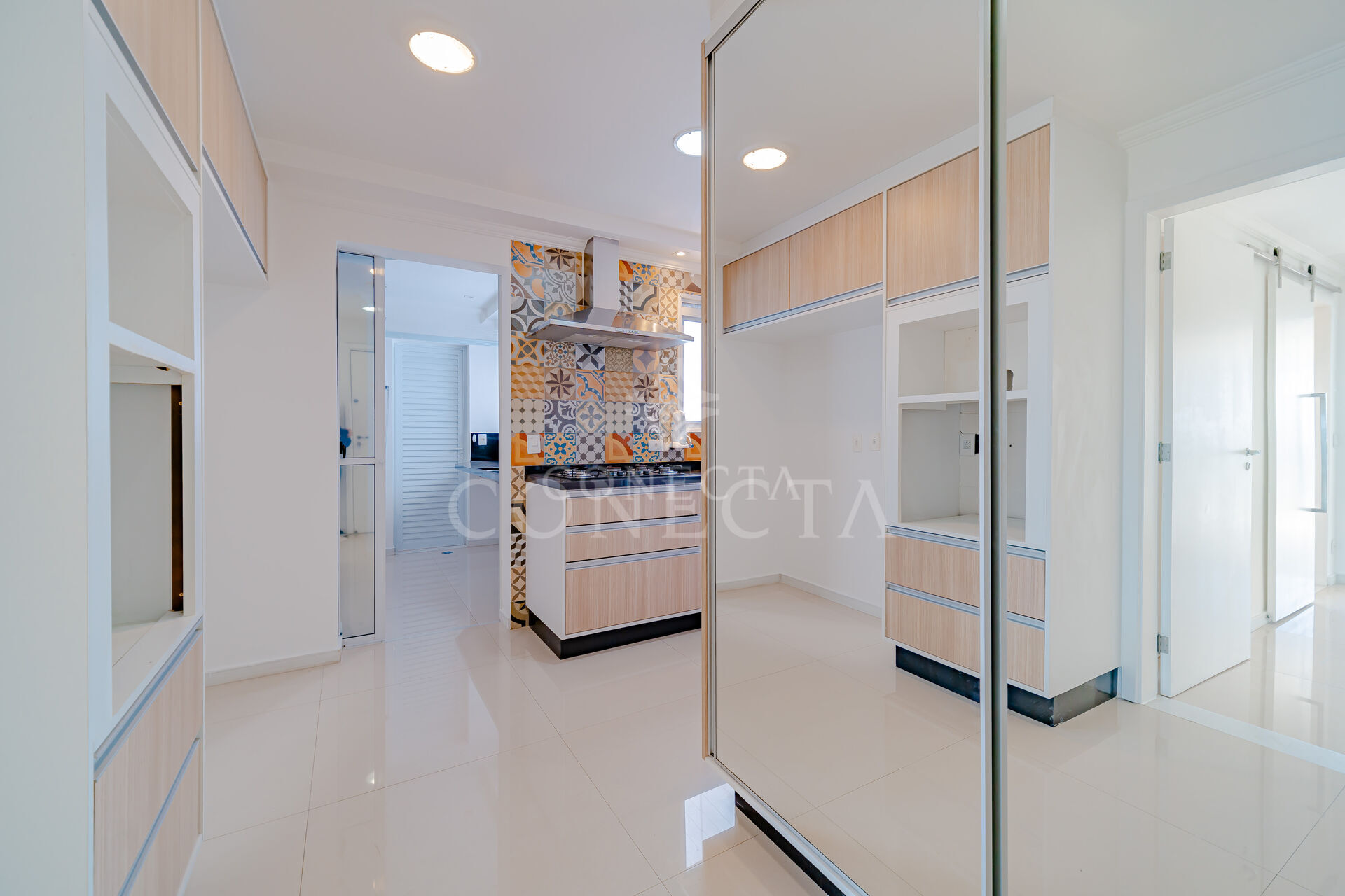 Apartamento para alugar com 4 quartos, 243m² - Foto 9