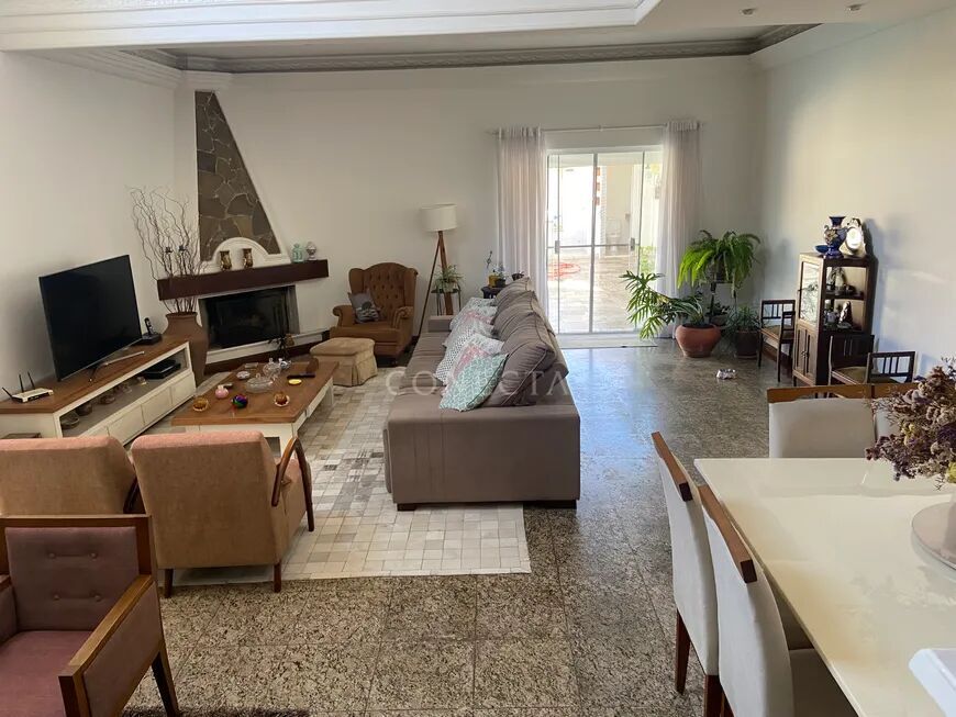 Casa à venda com 4 quartos, 356m² - Foto 14