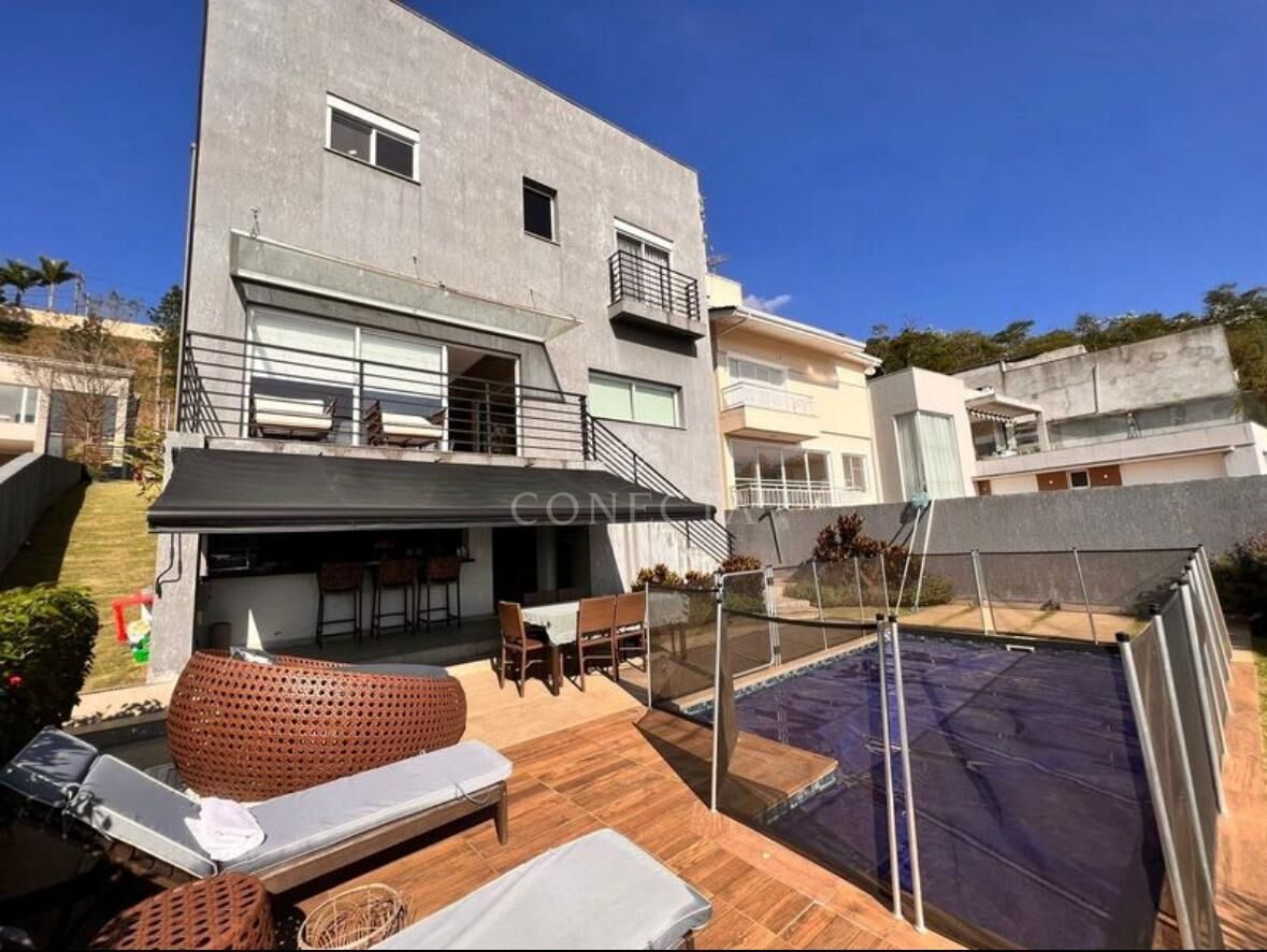 Casa à venda com 4 quartos, 315m² - Foto 2