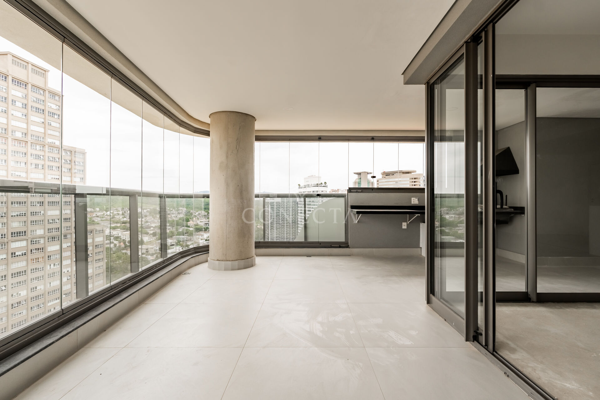 Apartamento, 3 quartos, 244 m² - Foto 2