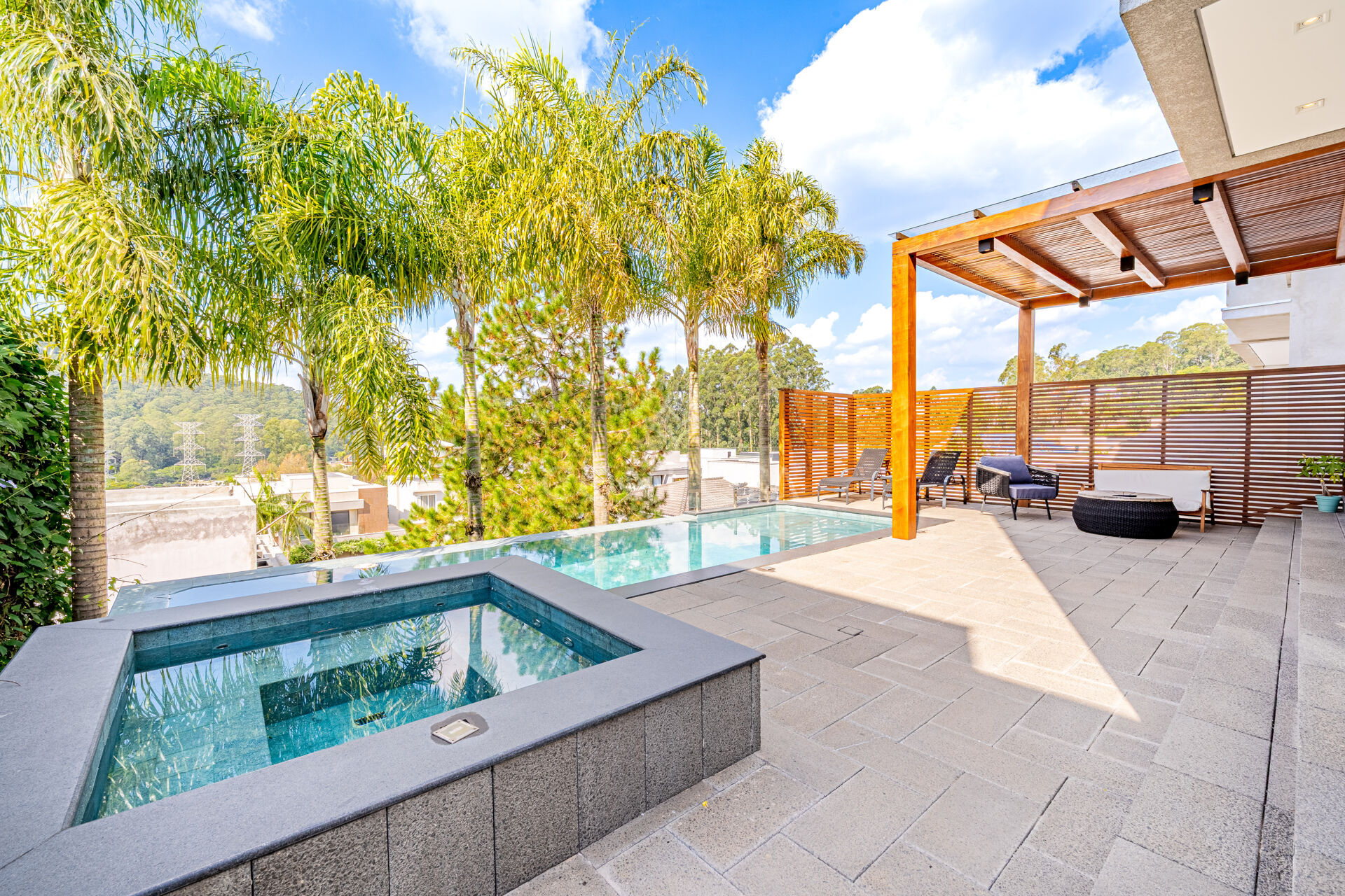 Casa à venda com 4 quartos, 425m² - Foto 2