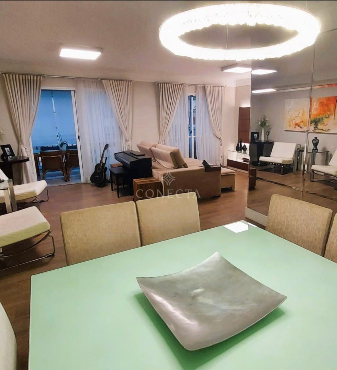 Apartamento à venda com 3 quartos, 168m² - Foto 2