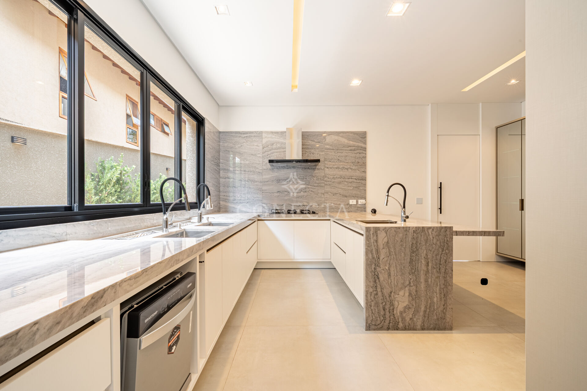 Casa, 5 quartos, 1100 m² - Foto 13