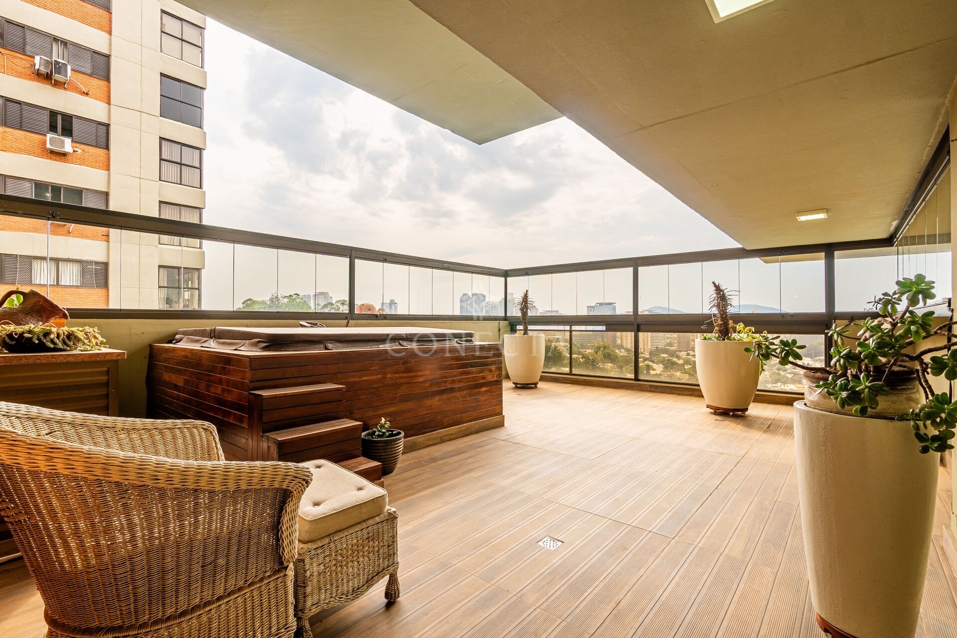 Apartamento, 3 quartos, 300 m² - Foto 1