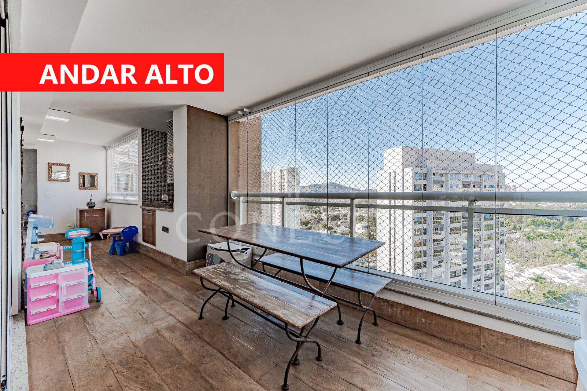 Apartamento à venda com 2 quartos, 155m² - Foto 1