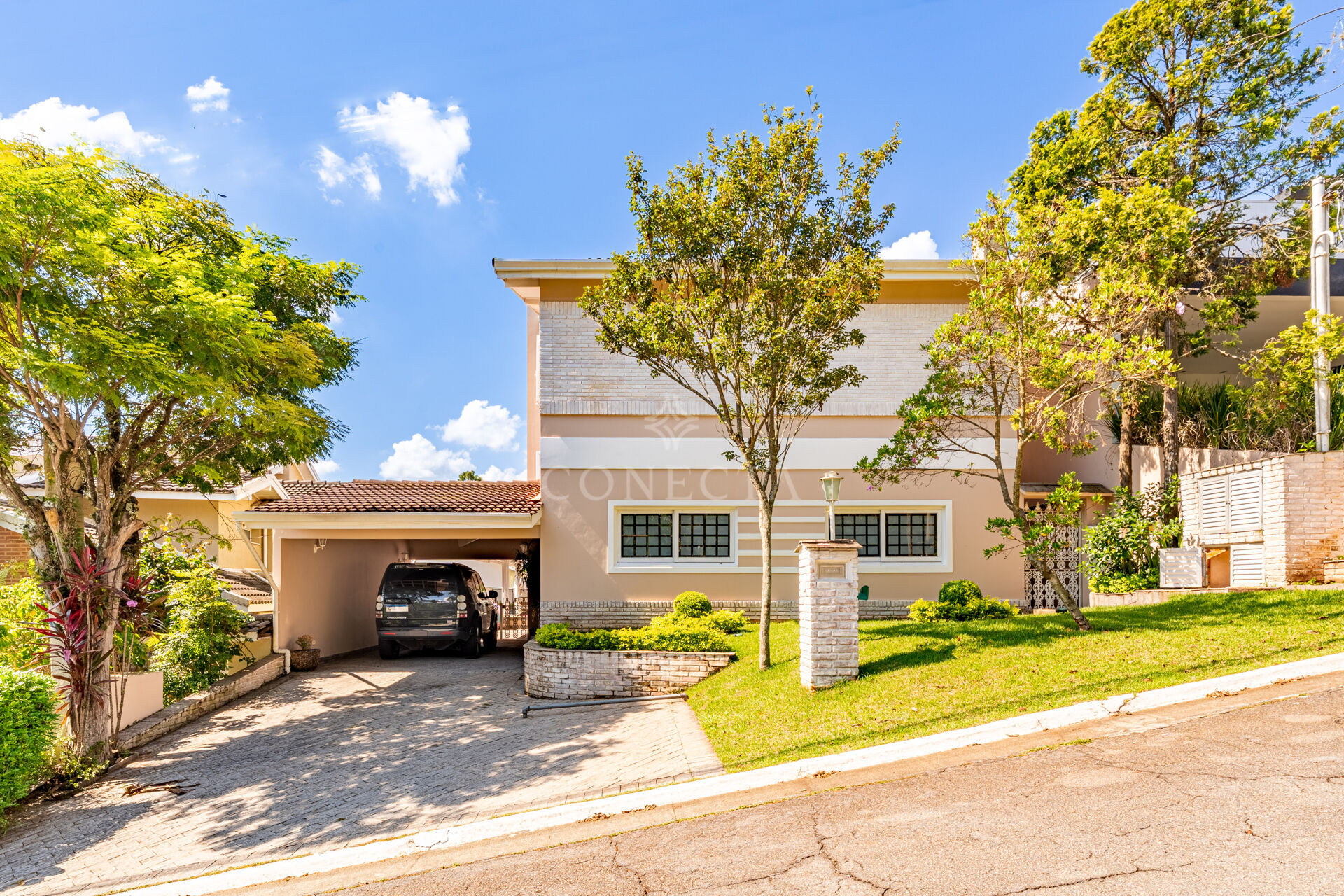 Casa à venda com 4 quartos, 350m² - Foto 1