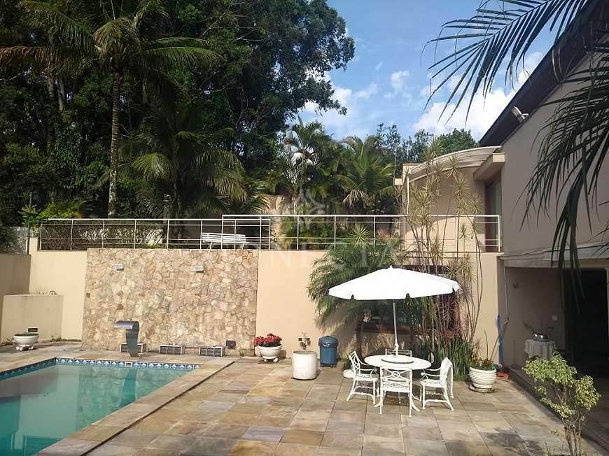 Casa à venda com 3 quartos, 800m² - Foto 2