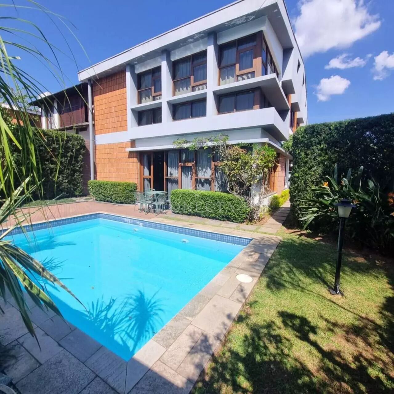 Casa, 4 quartos, 339 m² - Foto 1