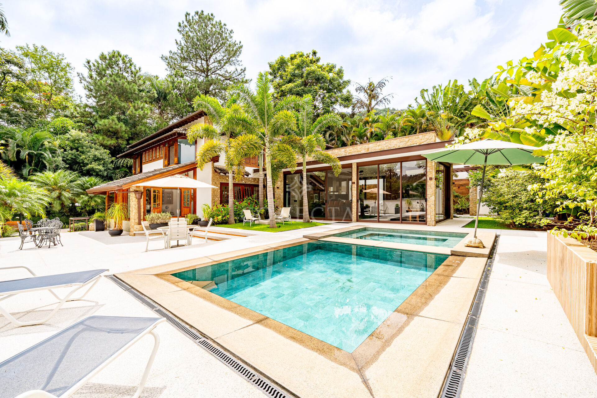 Casa, 4 quartos, 704 m² - Foto 1