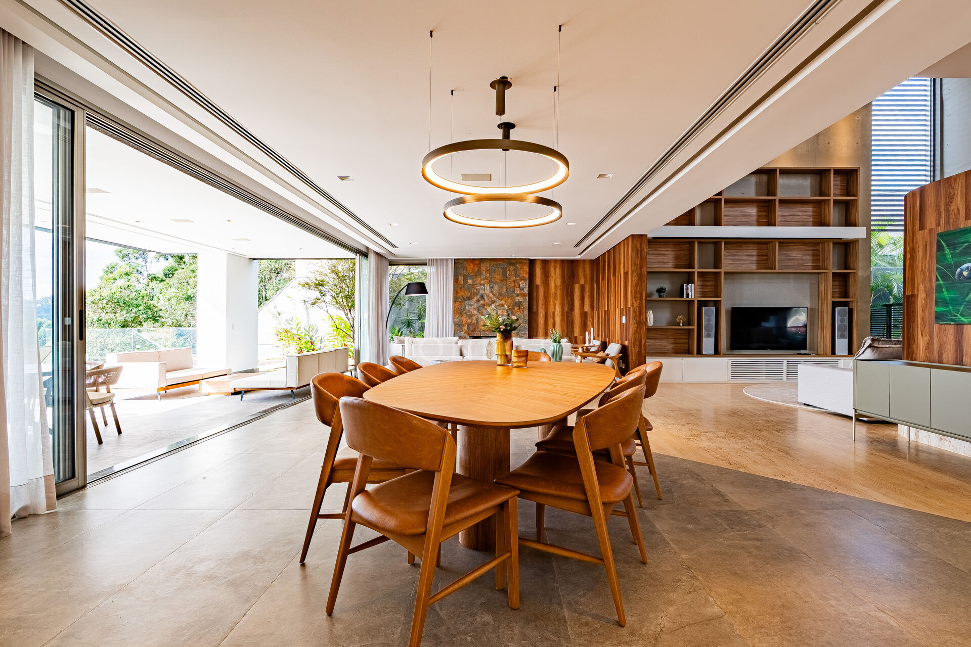 Casa para alugar com 5 quartos, 840m² - Foto 11