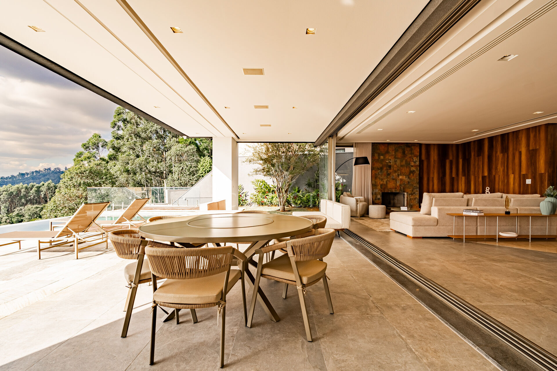 Casa para alugar com 5 quartos, 840m² - Foto 10