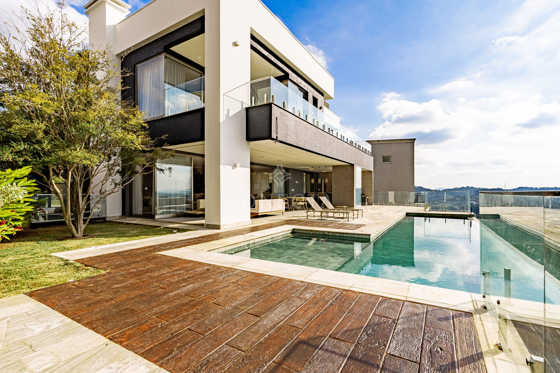 Casa para alugar com 5 quartos, 840m² - Foto 3