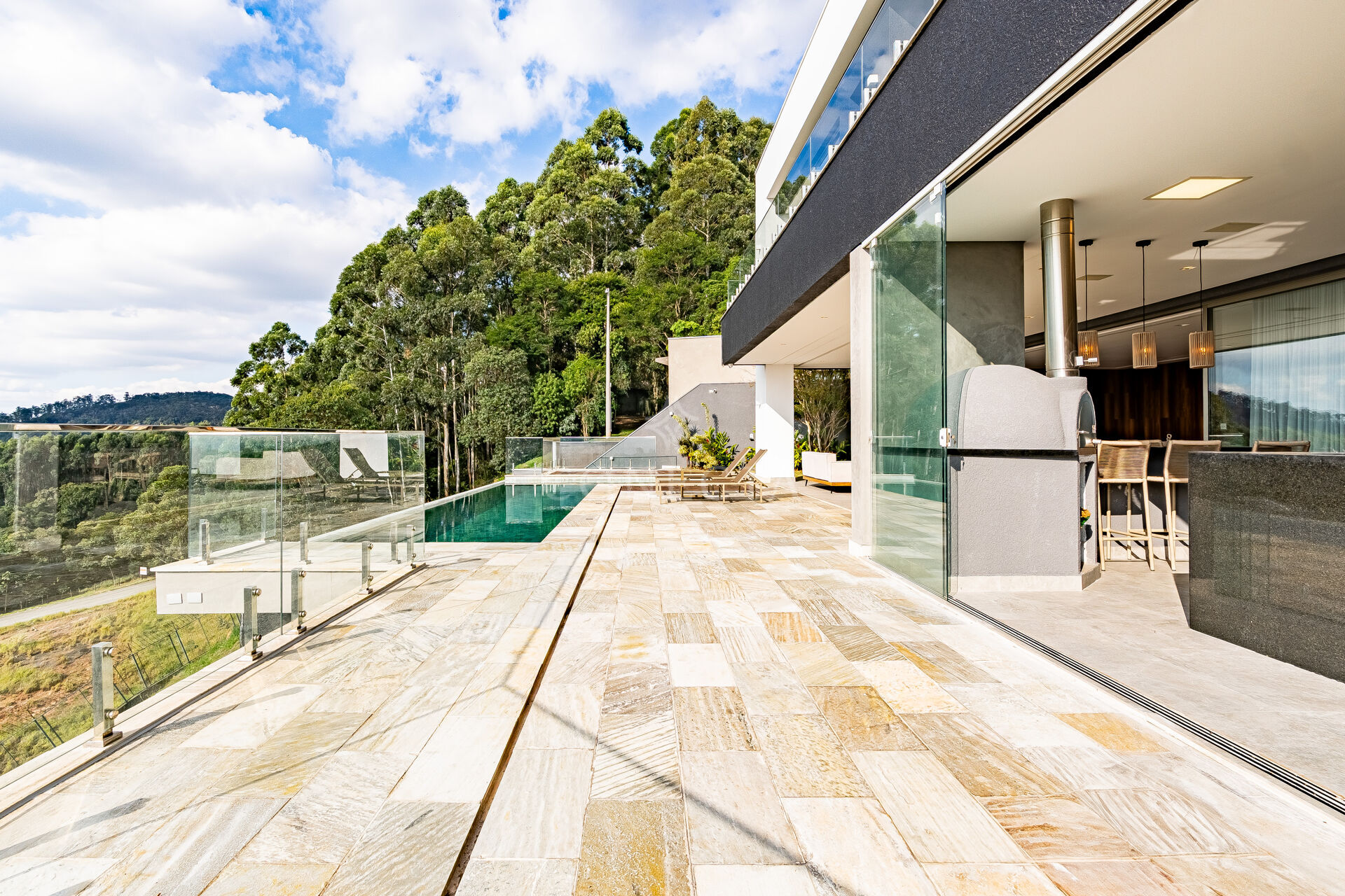 Casa para alugar com 5 quartos, 840m² - Foto 6