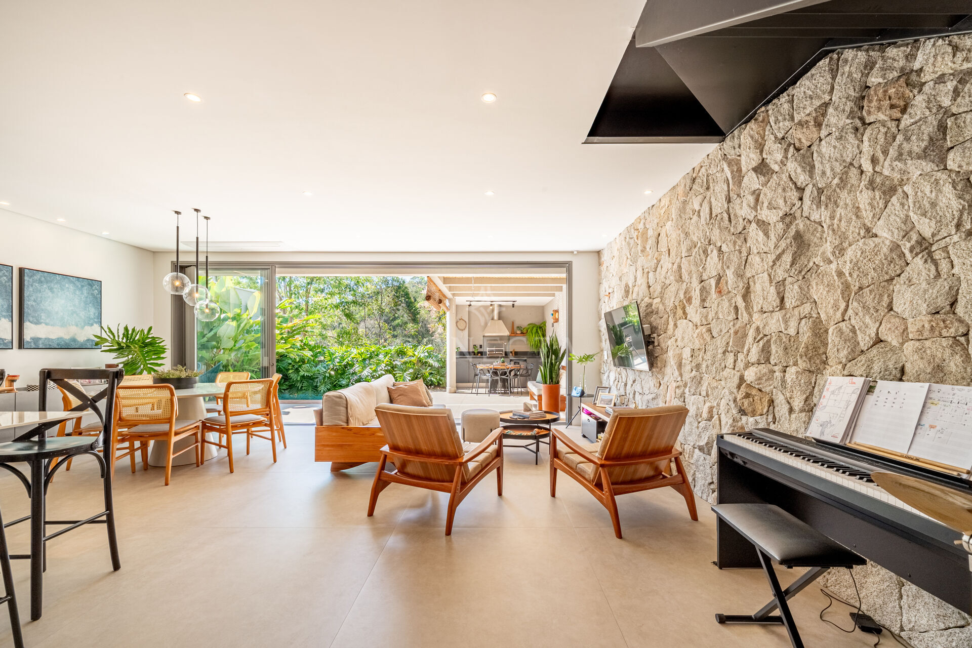 Casa, 3 quartos, 200 m² - Foto 1