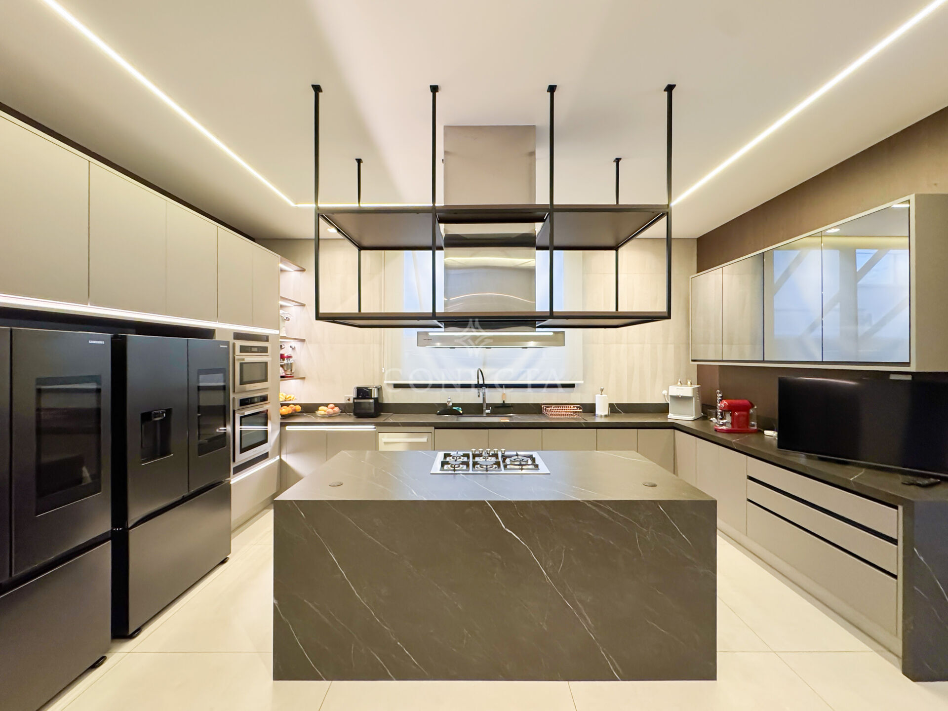 Casa à venda com 5 quartos, 1050m² - Foto 17