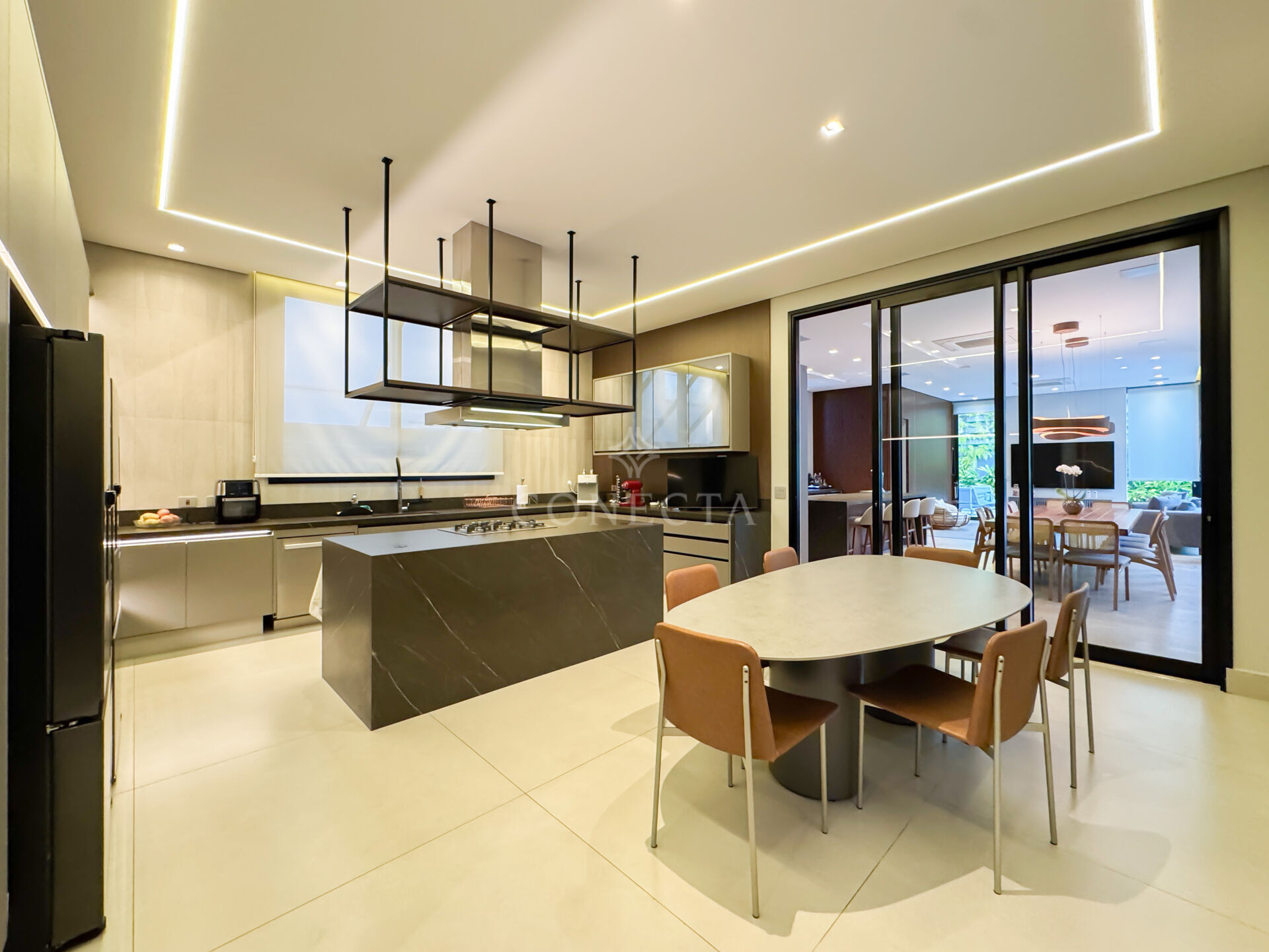 Casa à venda com 5 quartos, 1050m² - Foto 16