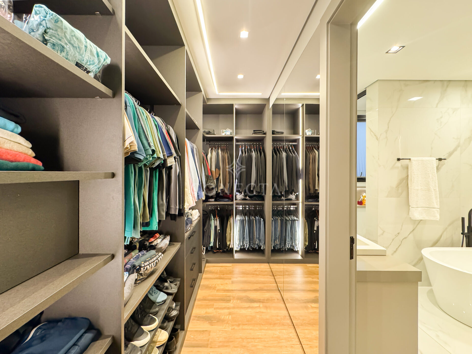 Casa à venda com 5 quartos, 1050m² - Foto 41