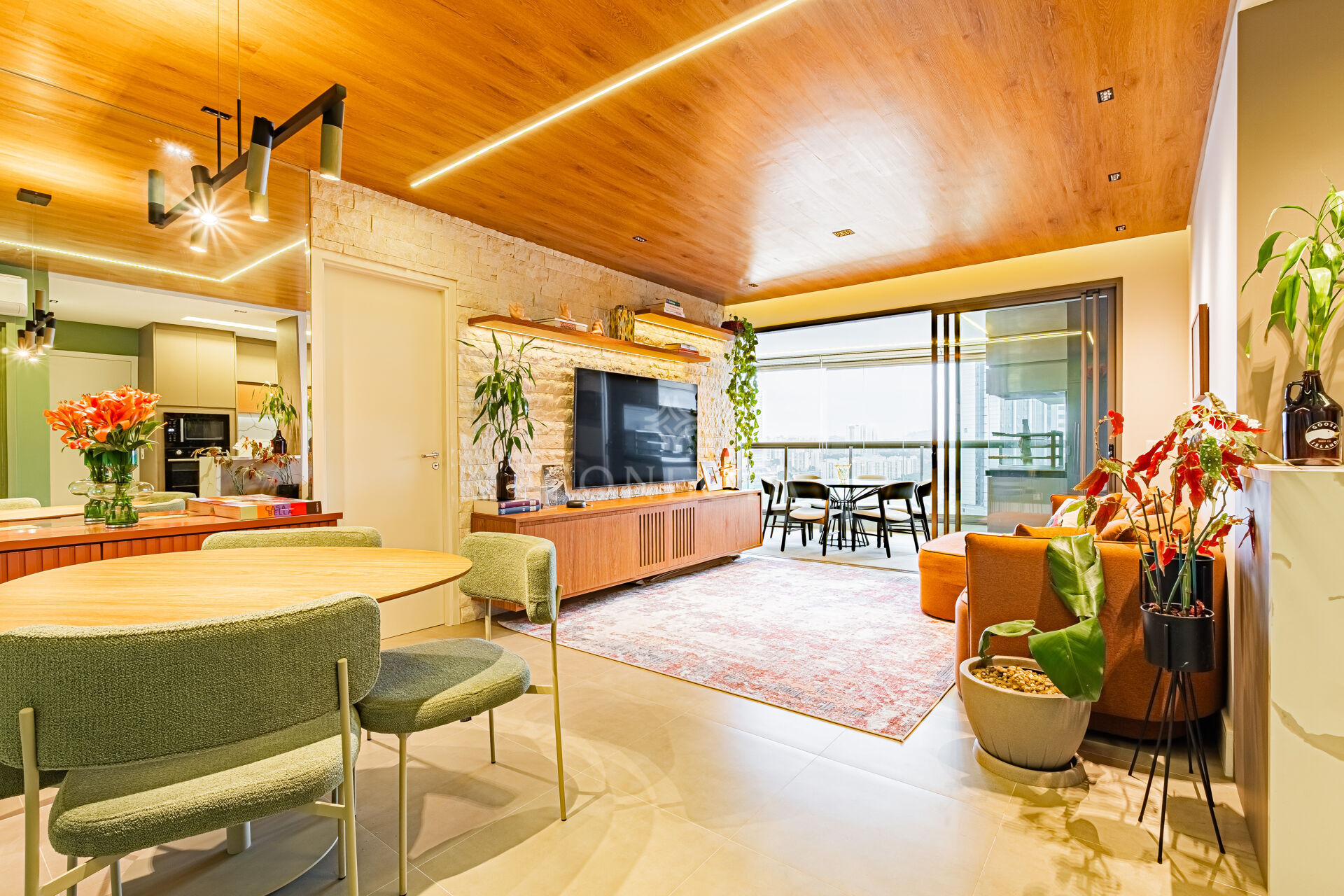Apartamento à venda com 3 quartos, 123m² - Foto 1