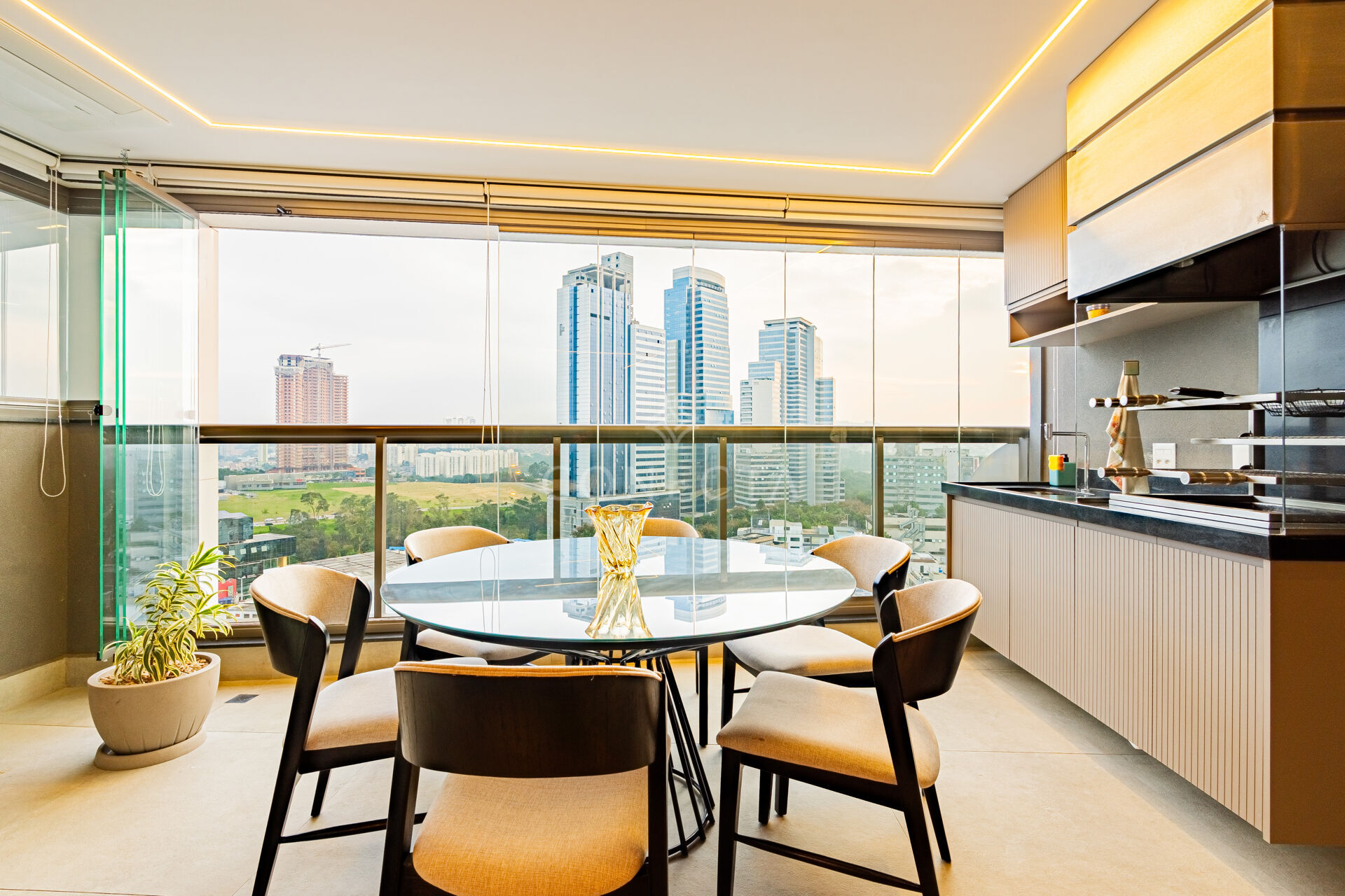 Apartamento à venda com 3 quartos, 123m² - Foto 10