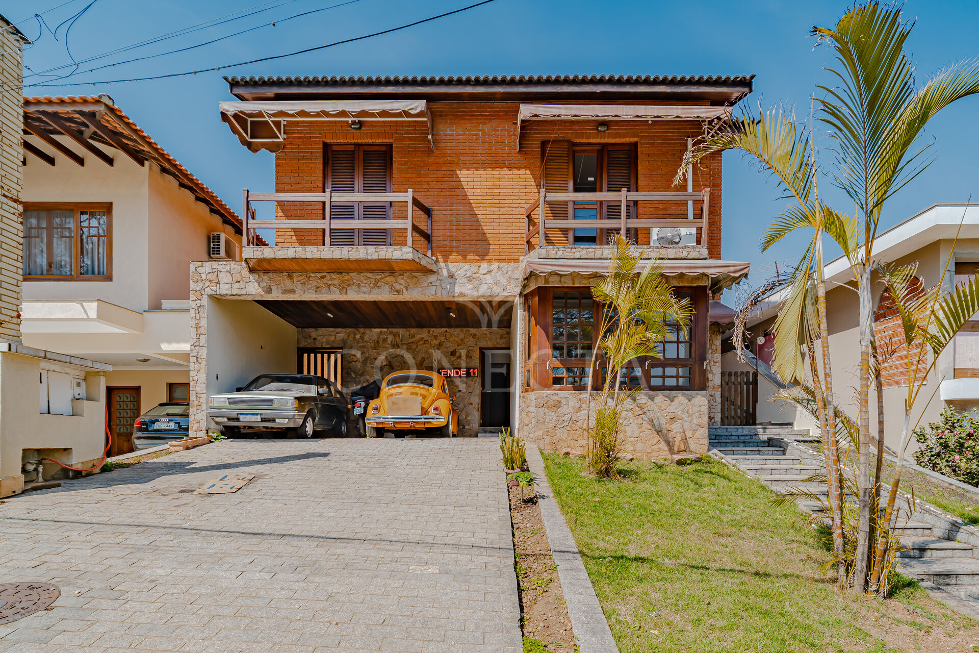 Casa à venda com 3 quartos, 300m² - Foto 1