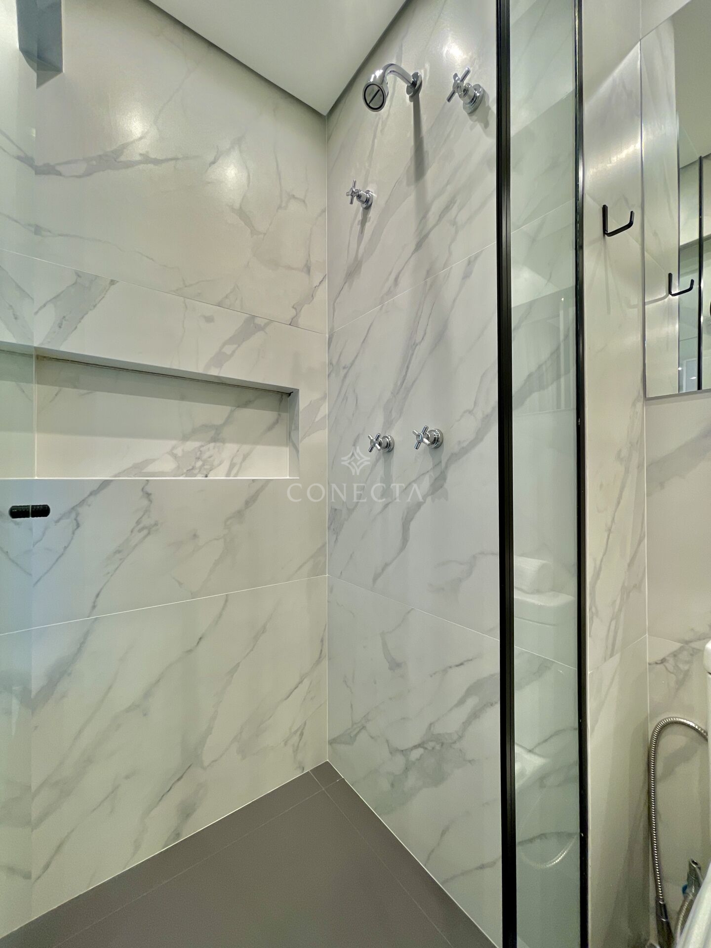 Apartamento à venda com 2 quartos, 70m² - Foto 30