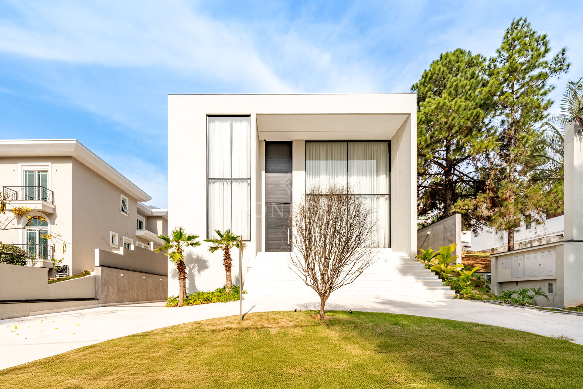 Casa à venda com 5 quartos, 1038m² - Foto 1