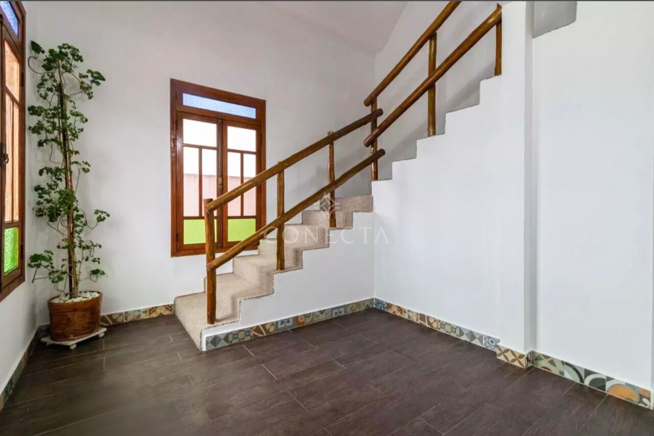 Casa à venda com 3 quartos, 166m² - Foto 4