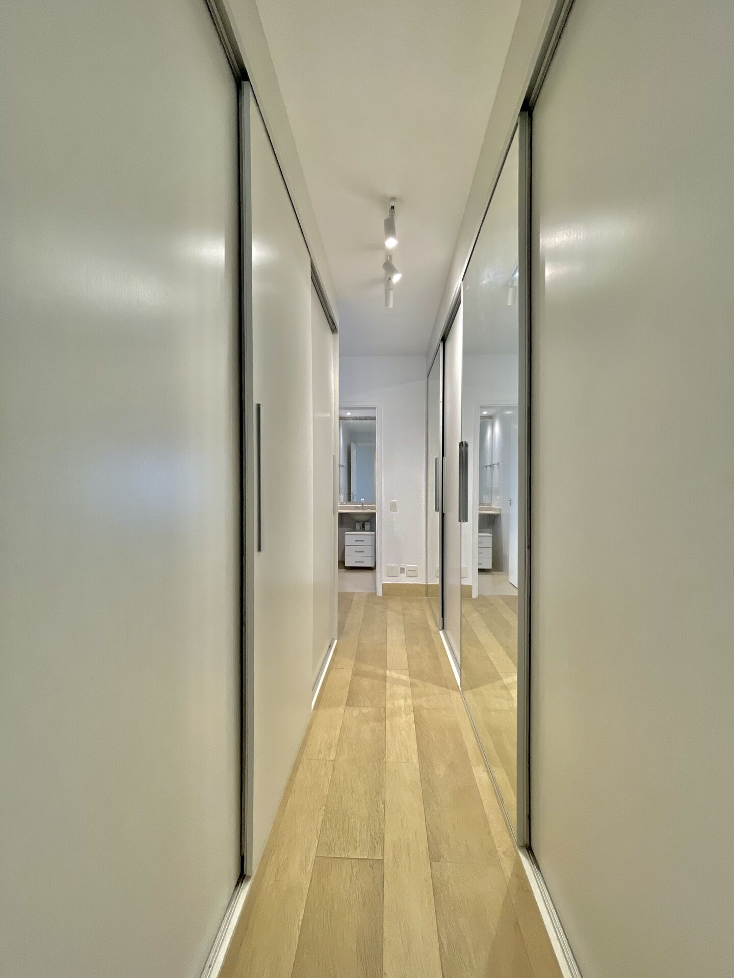 Apartamento à venda com 3 quartos, 202m² - Foto 26