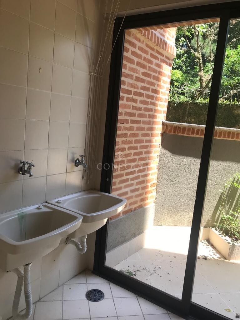 Apartamento para alugar com 3 quartos, 230m² - Foto 17