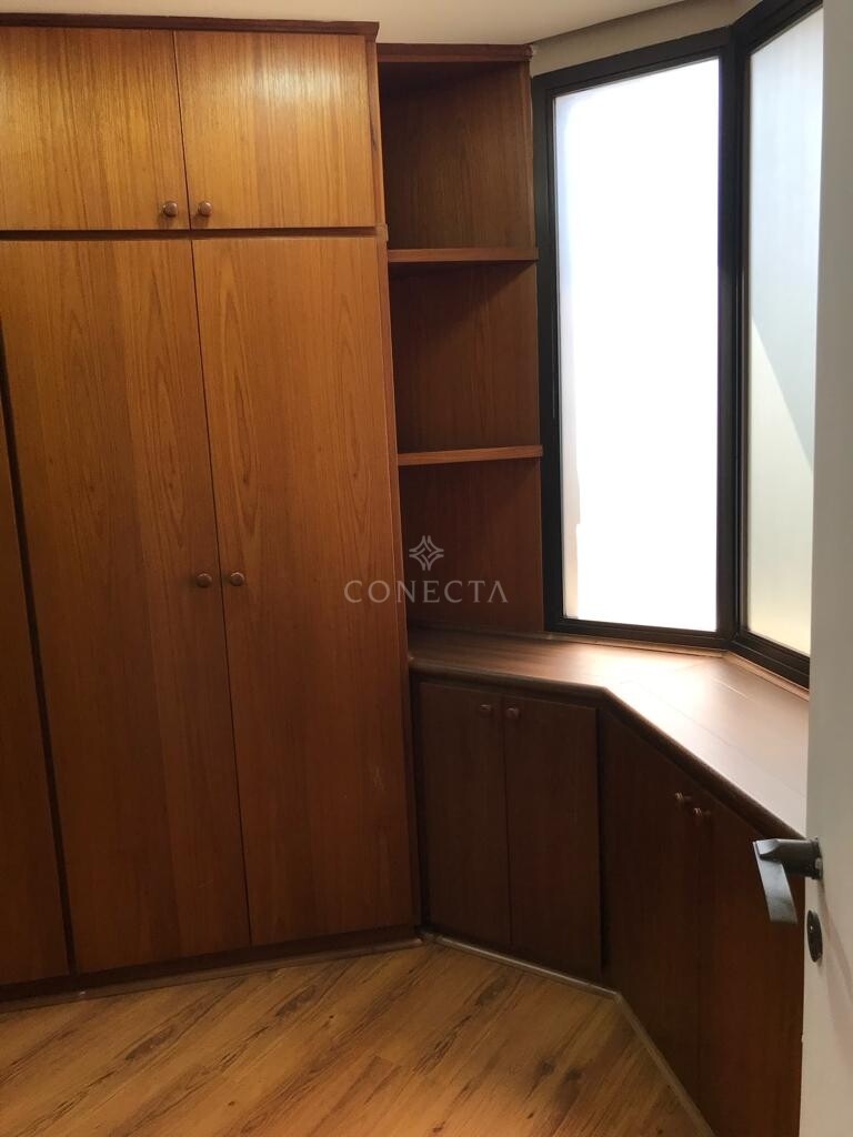 Apartamento para alugar com 3 quartos, 230m² - Foto 12